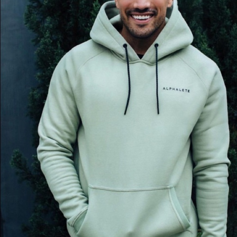 Alphalete Men’s Hoodie Size Medium